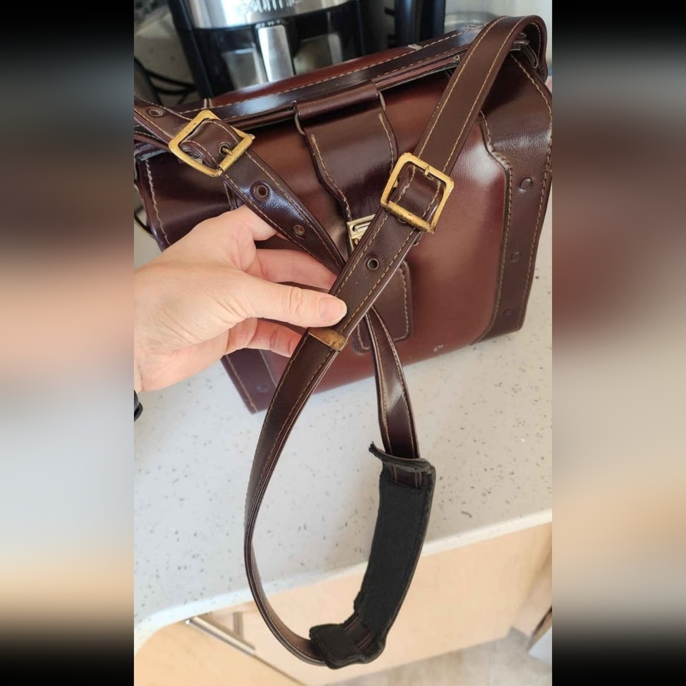Vintage Diamond Genuine Brown Leather Camera Bag in Like New Condition - Picture 7 of 12